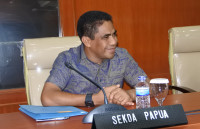 Peringati HPI Sekda Imbau Masyarakat Bergandengan Tangan Bangun Papua